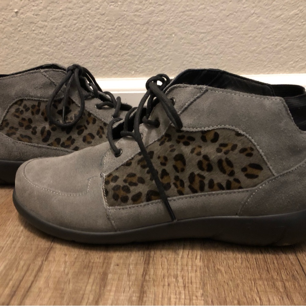Hotter Gray suede with Leopard accent Ankle Boots